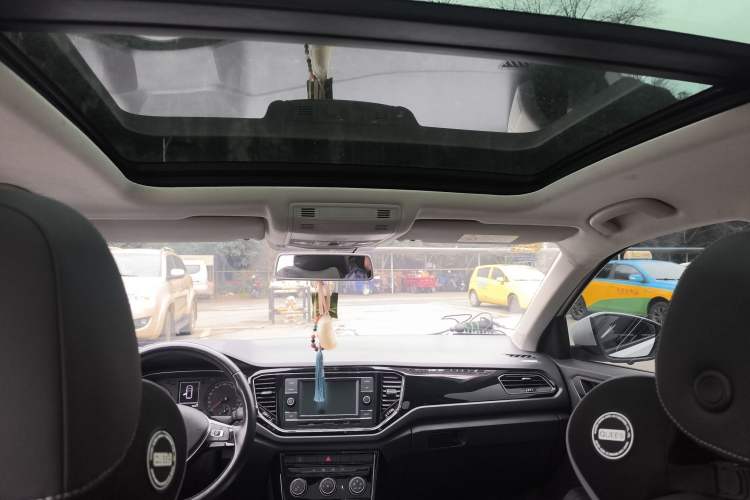 Used Volkswagen T-ROC 2018 280TSI DSG Two-Wheel-Drive Comfort Version China V Standard