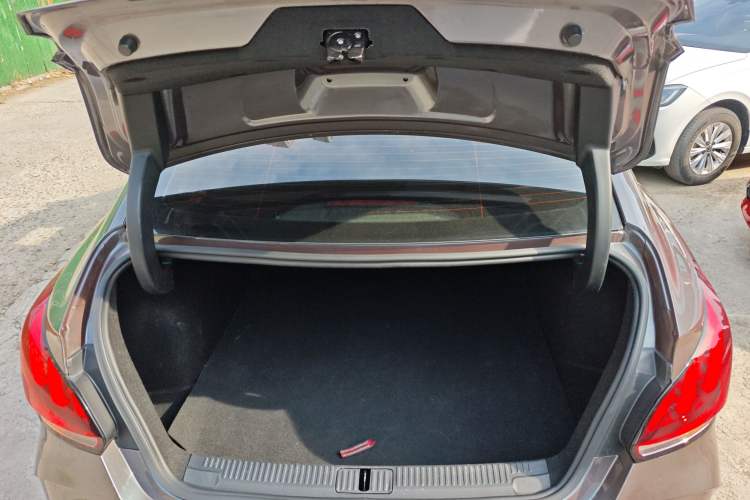 Used MG 5 2021 Revised Version 180 DVVT CVT Youth Luxury Edition