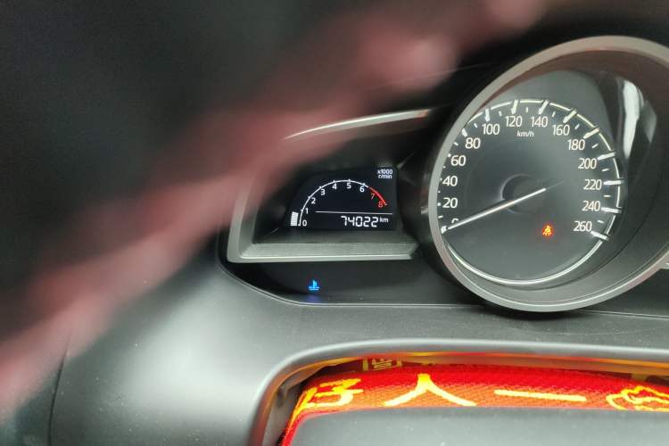 Used Mazda Mazda 3 Axela 2017 Hatchback 1.5L Manual Comfort Edition China V