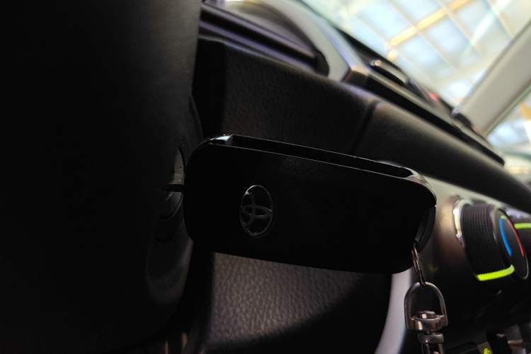 Used Toyota YARiS L Zhi Xian 2015 1.5E Automatic Charm Edition
