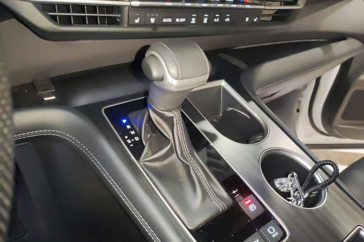 Used Toyota Sienna 2024 2.5L Hybrid Four-Wheel Drive Prestige Edition