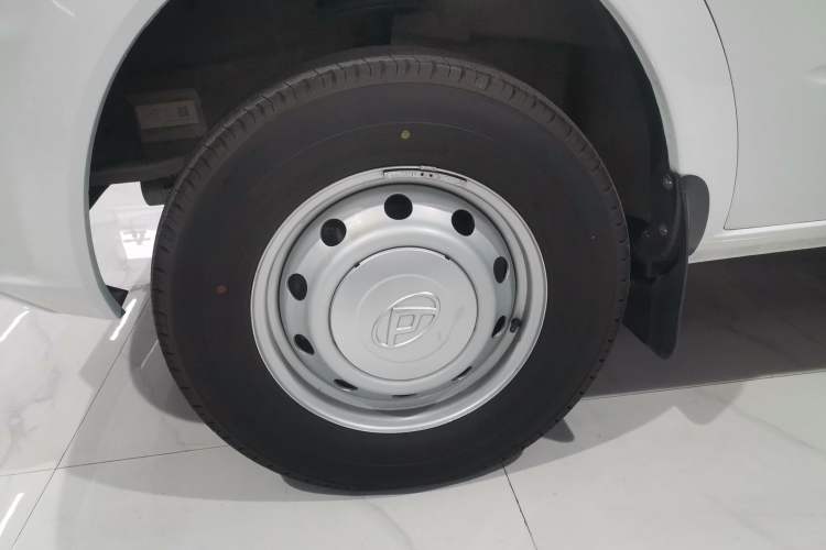 Used SAIC MAXUS Xintu V80 2021 2.0T AMT Classic Aoyuntong Short Wheelbase Mid-Roof 5/6-Seater