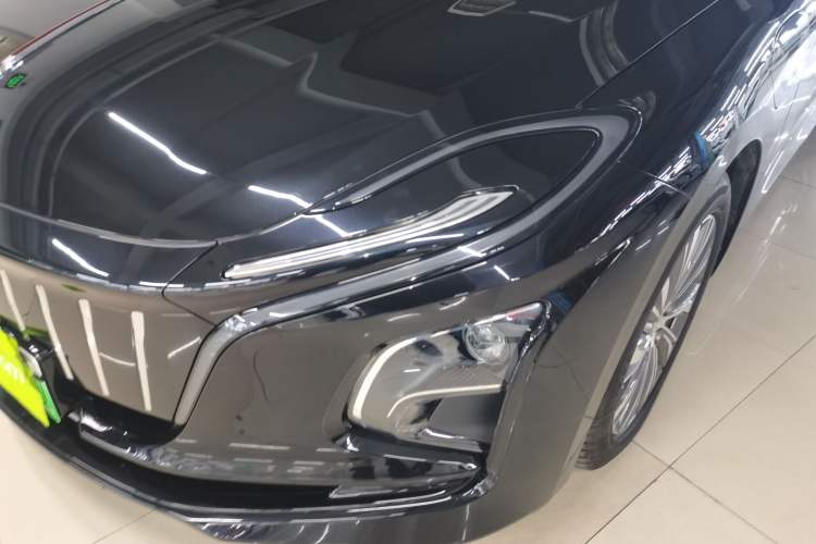 Used Hongqi E-QM5 2024 610 km PLUS
