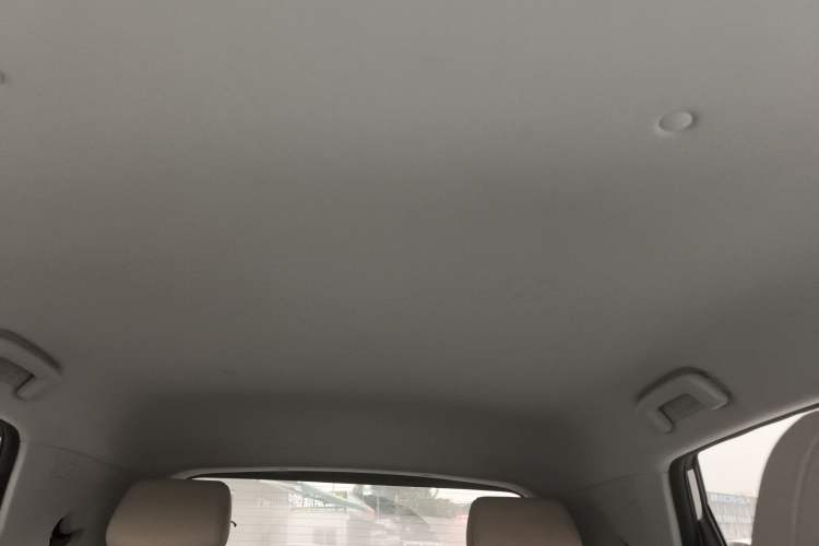 Used Wuling Bingo PLUS 2024 330 km Range Five-Seater Version
