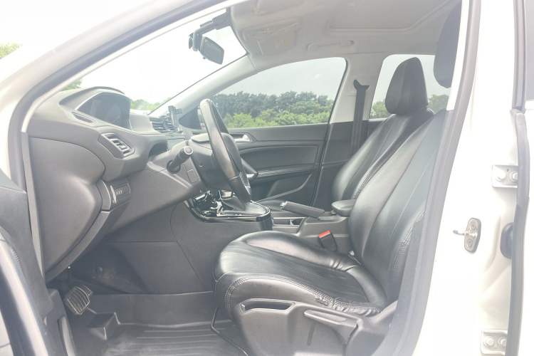 Used Peugeot 308 2018 1.6L Automatic Luxury Edition
