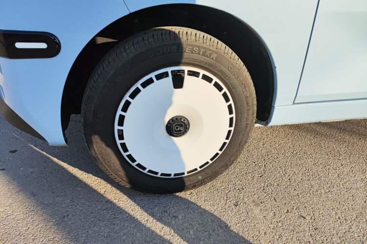 Used Chery QQ Ice Cream 2024 Youth Edition 205km Milkshake
