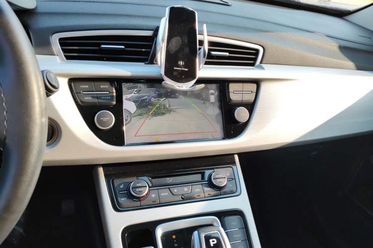 Used Geely Auto Emgrand X7 Sport 2020 1.8TD DCT Two-Wheel Drive Smart Connect 4G-Enabled Version