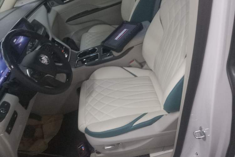 Used Buick GL8 2023 ES Lu Zun Comfort Model
