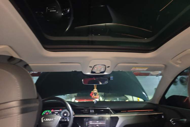 Used Audi e-tron 2019 55 quattro Technology Edition
