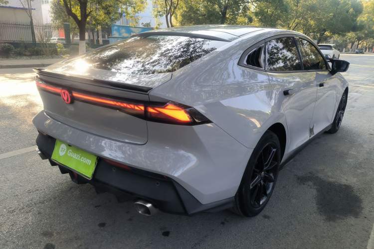 Used Changan UNI-V 2022 1.5T Prestige Version
