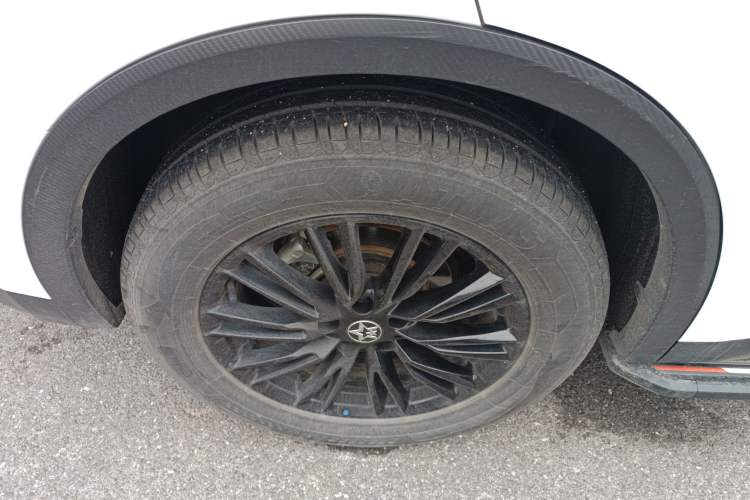 Used Venucia V 2023 260T Idol Edition Pro
