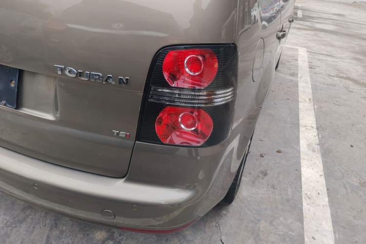 Used Volkswagen Touran 2015 1.4T DSG Comfort Edition 5 Seats
