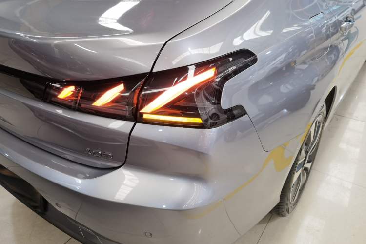 Used Peugeot 408 2022 1.6T Light-Chasing Edition
