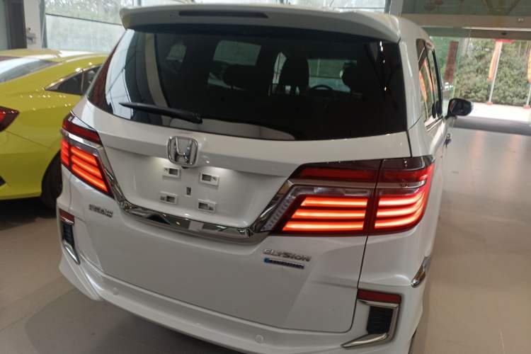 Used Honda Elysion 2019 2.0L Hybrid Supreme Edition
