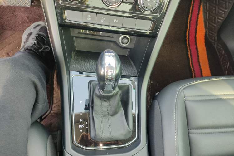 Used Volkswagen Touran 2018 Volkswagen Touran L 280TSI DSG Comfort Edition 7 Seats China VI Standard