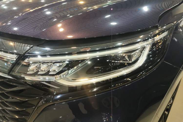 Used Roewe iMAX8 2022 400TGI Prestige Edition