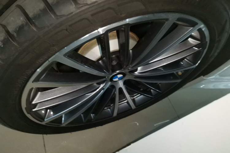 Used BMW 5 Series 2021 Facelifted 530Li Leading Edition M Sport Package
