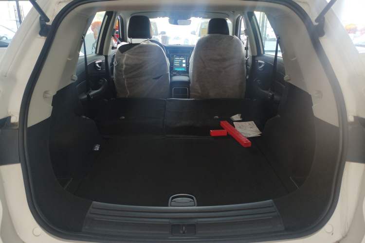 Used Roewe RX5 2025 PLUS 330TGI Automatic Trendsetting Smart Edition
