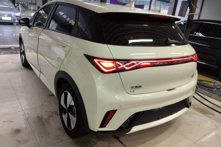 Used BYD Dolphin 2023 420 km Fashion Edition