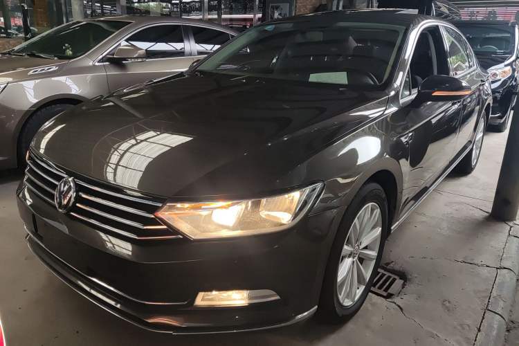 Used Volkswagen Magotan 2017 330TSI DSG Leading Model
