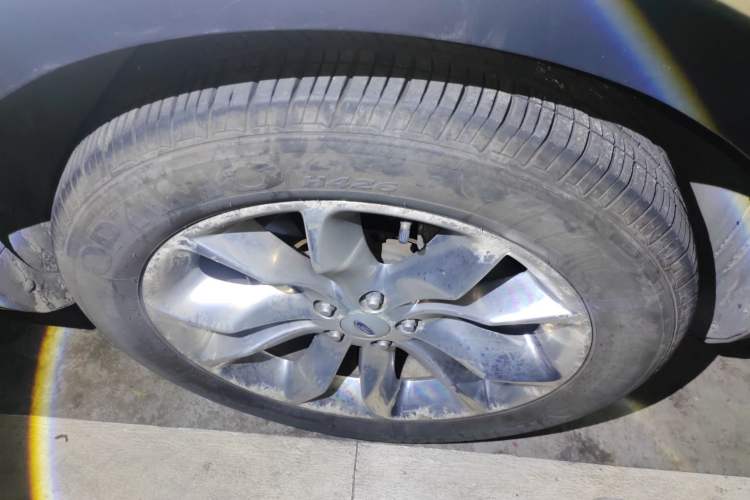 Used Ford Explorer 2013 3.5L Deluxe Model
