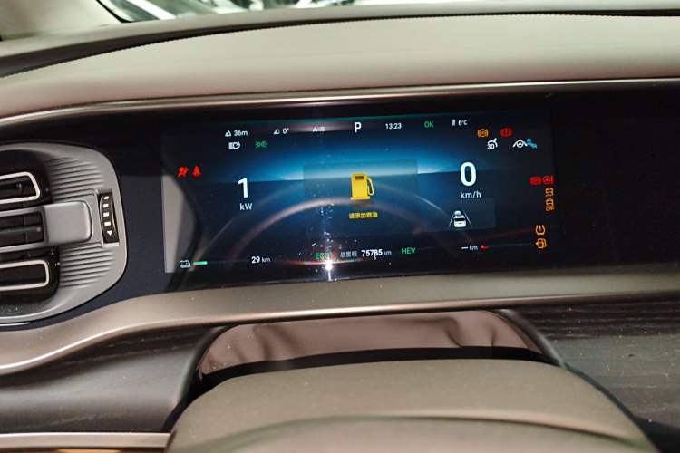 Used Denza D9 2022 DM-i 970 Four-Wheel Drive Prestige Model
