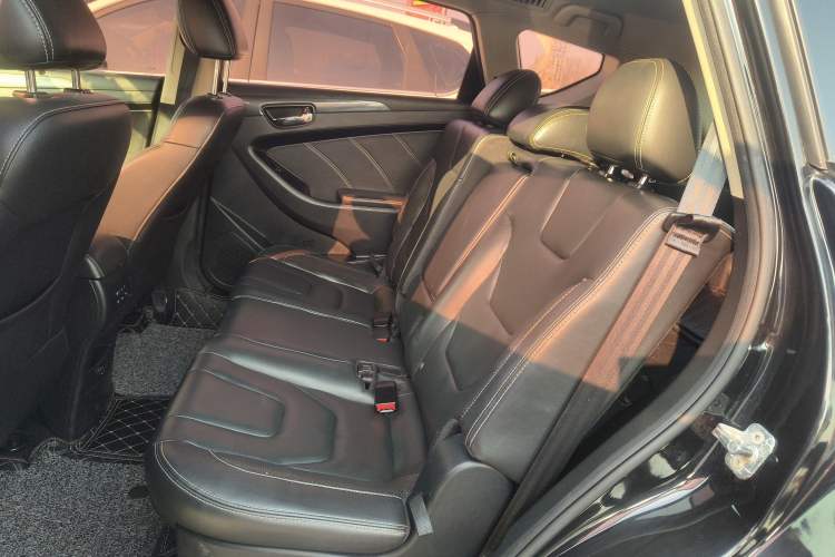 Used Dongfeng Fengon 580 2016 1.8L Manual Comfort Model
