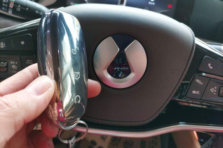 Used Denza D9 2024 DM-i 1050 Luxury Model
