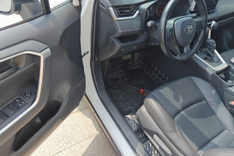 Used Toyota Wildlander 2020 2.0L CVT Two-Wheel Drive Leading Edition
