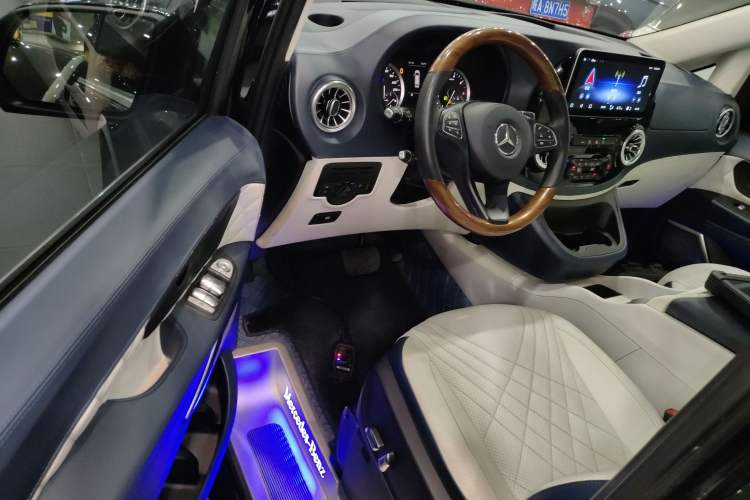 Used Mercedes-Benz Vito 2021 2.0T Elite Version 7 Seats