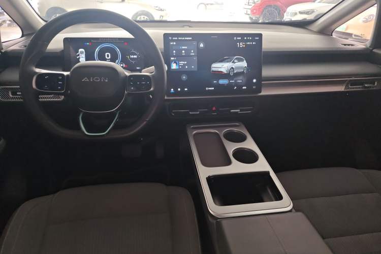 Used AION Y 2023 Plus 510 Executive Edition