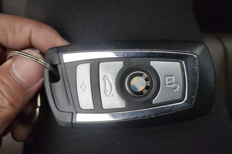 Used BMW 5 Series 2014 525Li Luxury Design Package
