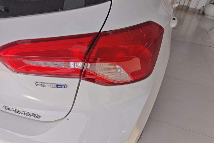 Used Ford Focus 2021 Hatchback EcoBoost 180 Automatic Titanium Edition
