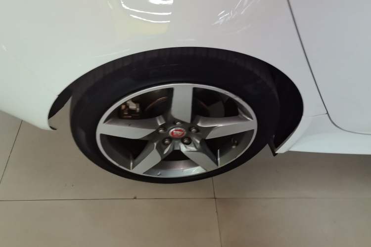 Used Jaguar XE 2017 2.0T 200 PS R-Sport
