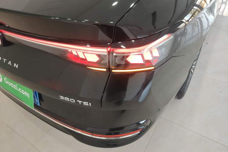 Used Volkswagen Magotan 2024 380TSI DSG Prestige Edition DaMai Package
