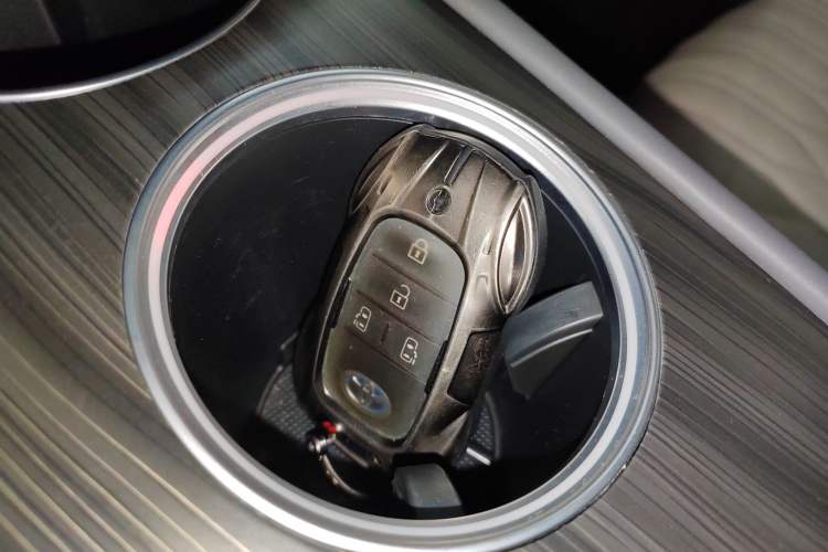 Used Toyota Sienna 2023 2.5L Hybrid Comfort Edition
