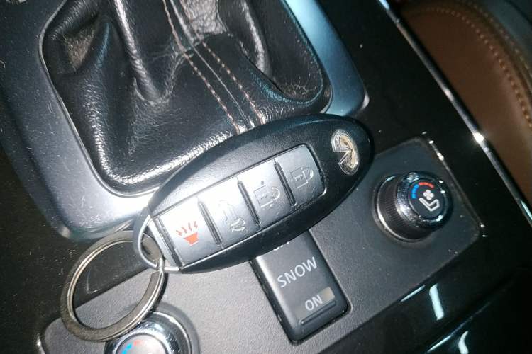 Used Infiniti QX70 2013 3.7L Standard Edition
