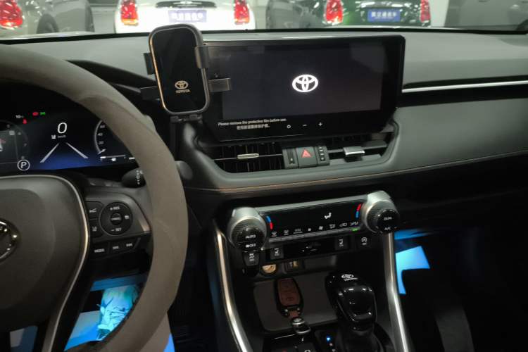 Used Toyota RAV4 2024 2.0L CVT Two-Wheel Drive Fashion Plus Edition
