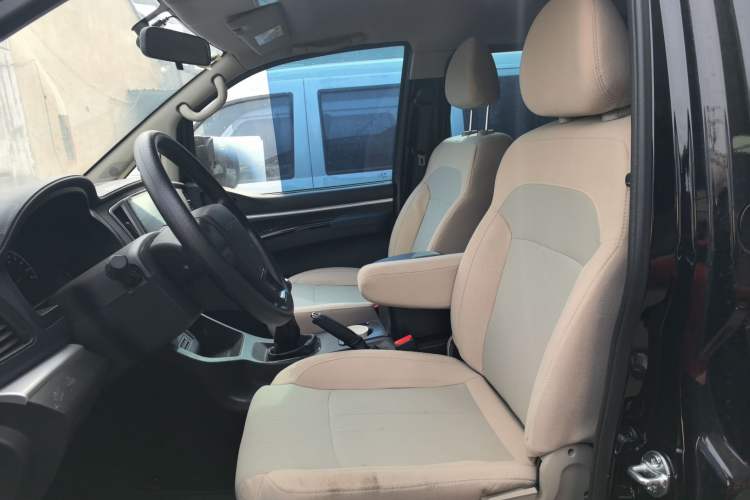 Used FORTHING Lingzhi 2022 M5 1.6L Practical Model 5 Seats