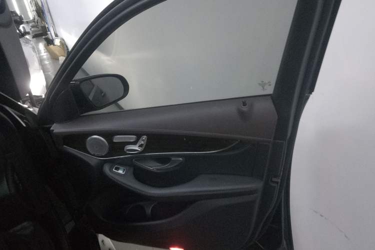 Used Mercedes-Benz GLC 2019 GLC 260 L 4MATIC Dynamic Model
