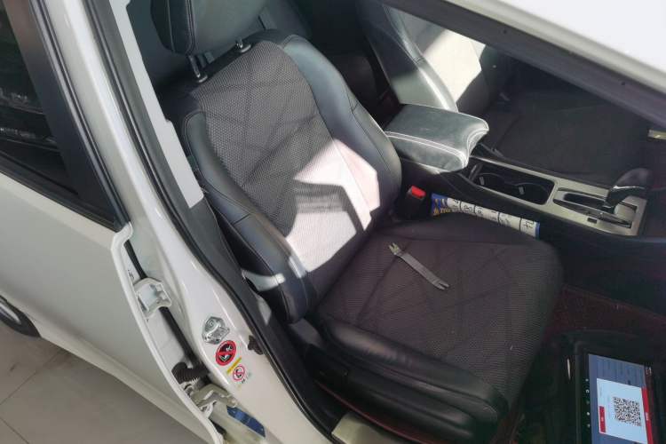 Used Honda Jade 2014 1.8L Automatic Comfort Elite Version 5 Seats