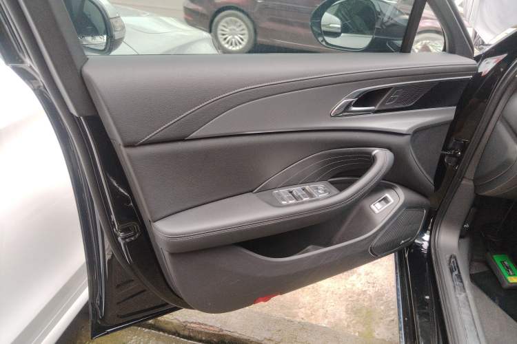 Used Hongqi H5 2023 2.0T Automatic Smart Connect Flagship Edition
