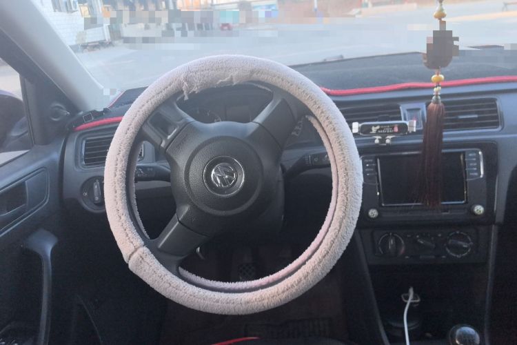 Used Volkswagen Santana 2015 1.6L Manual Fashion Edition