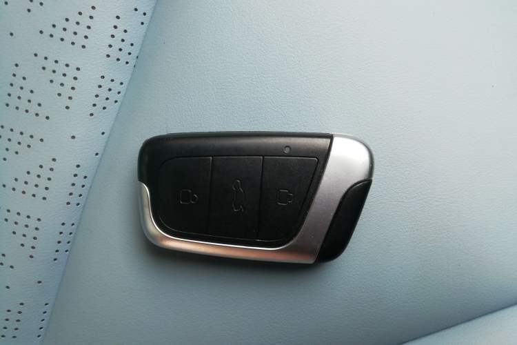 Used Chery Little Ant 2022 Restyled Version Sweet Pink Edition Half-Sugar Version 30.6 kWh 30 kW 301 km
