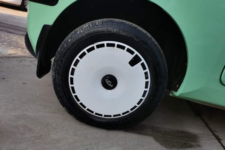 Used Chery QQ Ice Cream 2022 120km Conical Shape Lithium Iron Phosphate
