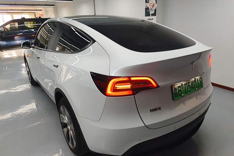 Used Tesla Model Y 2021 Long-Range All-Wheel-Drive Version