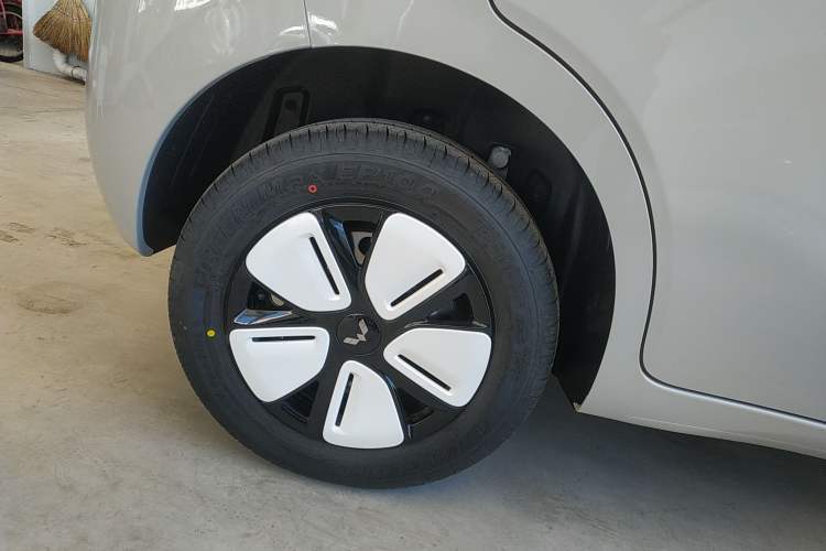 Used Wuling Hongguang MINIEV 2025 Four-Door Version Advanced Edition
