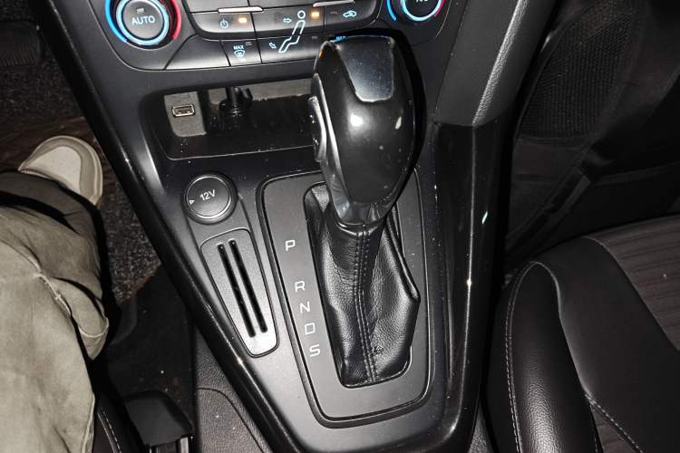 Used Ford Focus 2017 Sedan 1.6L Automatic Fashion Edition Smart Drive Version
