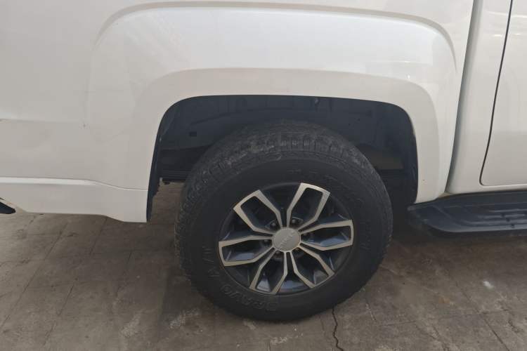 Used JMC Yuhu 7 2022 2.0T Automatic Diesel Two-Wheel Drive Comfort Version Standard Wheelbase
