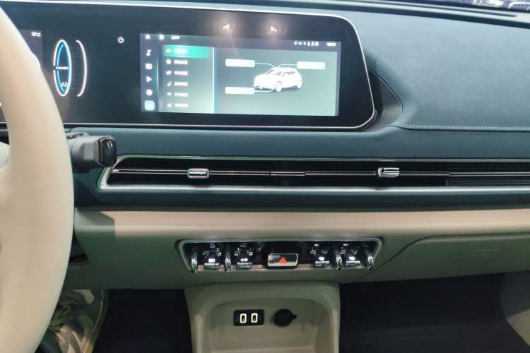 Used ORA Good Cat 2022 Morandi Edition 400km Standard Range Premium Version Lithium Iron Phosphate